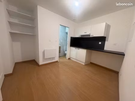 studio 13m2 refait à neuf