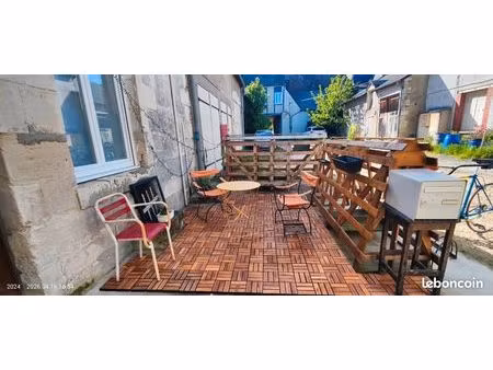 studio rénové meublé 25 m2