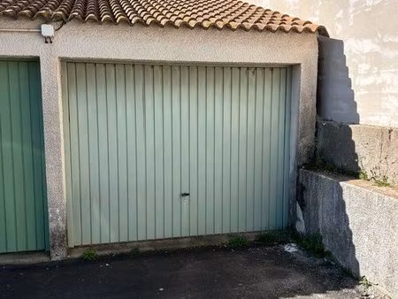 garage fermé avec électricité