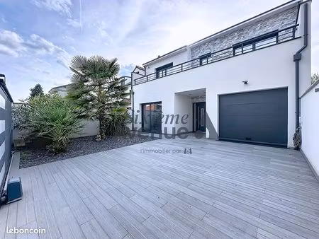 maison 7 pièces 148 m²