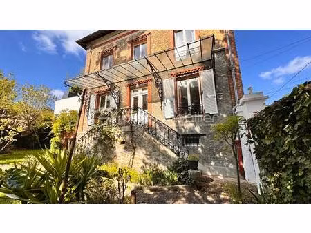 maison traditionnelle de 210 m² à neuilly-plaisance