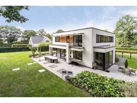 une villa unique dans un emplacement de choix !