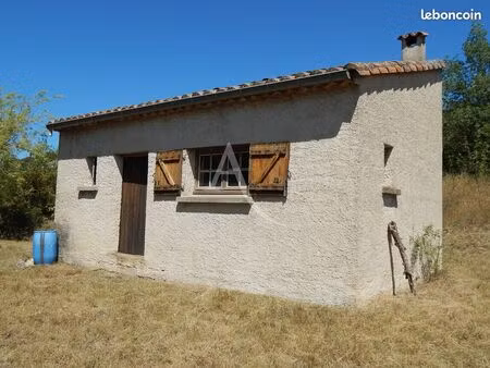 terrain 1 pièce 27 m²