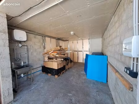 local professionnel nîmes centre gare