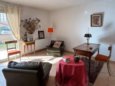 appartement t3 rez-de-jardin avec garage – 72 m² – centre péage-de-roussillon