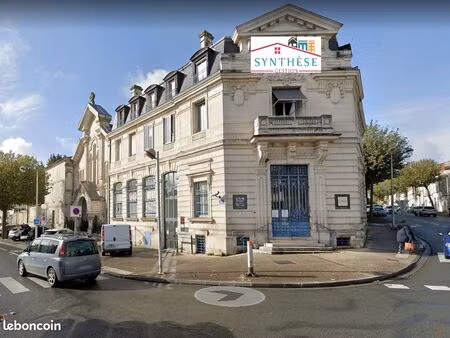 local commercial 142 m² saintes
