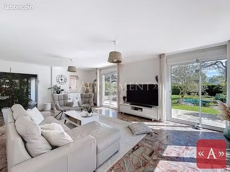 villa 6 pièces 206 m²