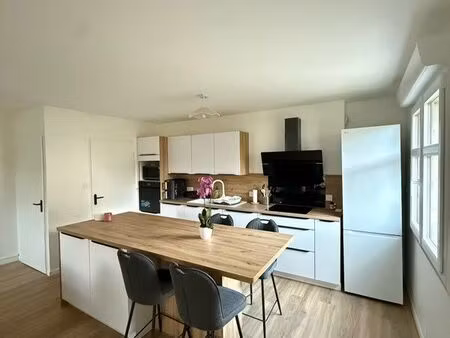 appartement t4 rénové – 90 m² – châteaulin