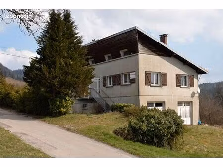 maison individuelle située dans un quartier calme  belle expostion  belle vue