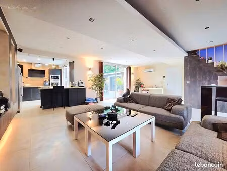 maison 7 pièces 130 m²