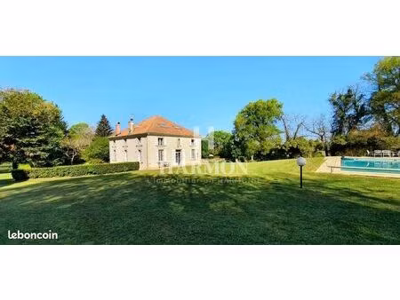 maison 10 pièces 307 m²