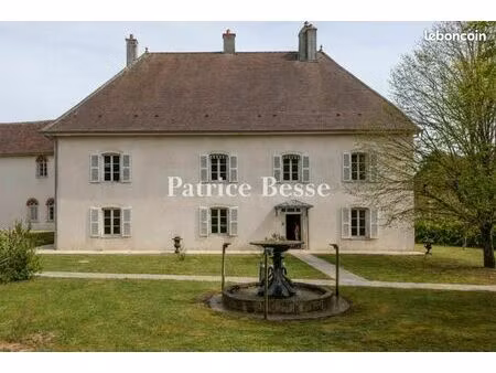 maison 20 pièces 572 m²