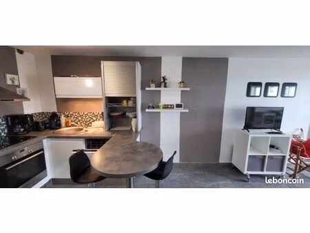 très beau studio cabine style contemporain