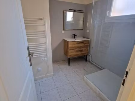 t3 49m2 entièrement rénové-centre-ville frontignan-terrasse - 0 charge