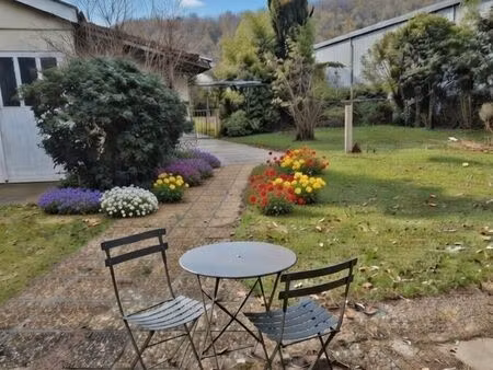 studio meublé et équipé