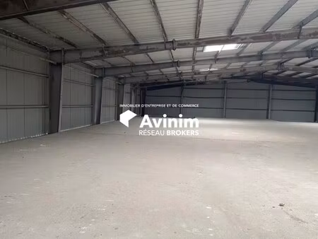 location entrepôt 1 500 m²