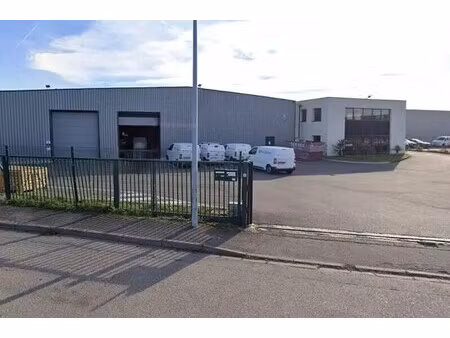 location local d'activités 345 m²
