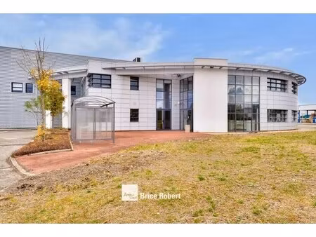 location local d'activités 1 778 m² à 10 773 m²