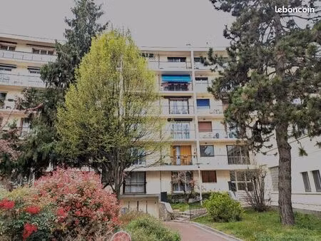 agréable 2 pièces lumineux – rénové en 2024 – balcon filant