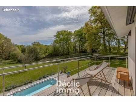 villa 6 pièces 210 m²