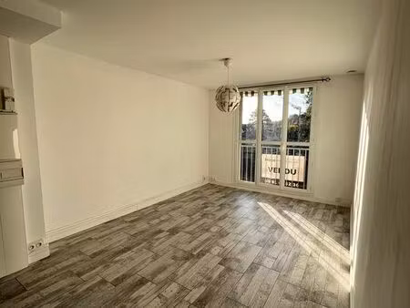 appartement t3 en location charbonnières-les-bains