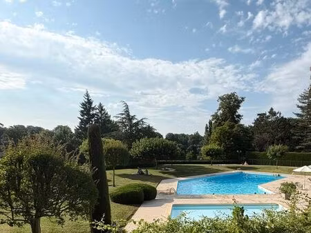 écully centre – appartement 5 pièces traversant – 125 m² – terrasse – balcon – garage – ré