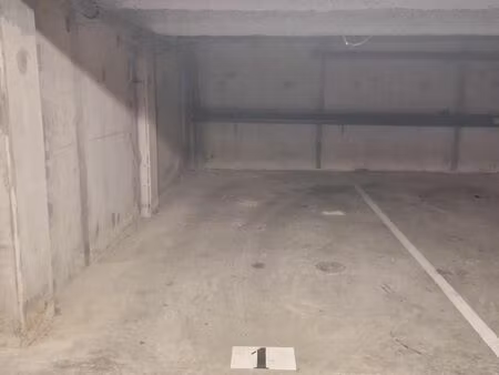 parking 17 m² escalquens