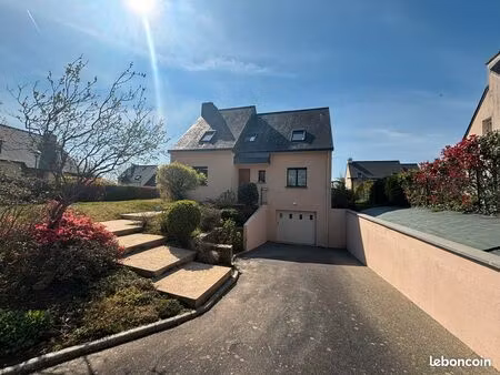 maison d’architecte sur sous-sol complet - env. 115 m² - lumineuse et fonctionnelle