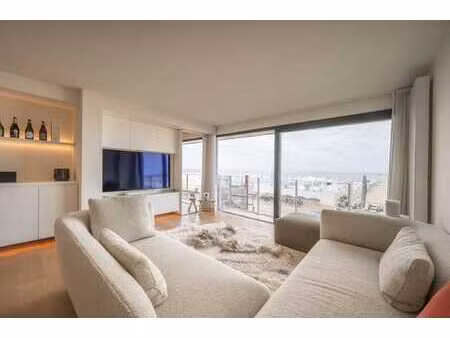 appartement luxueux et lumineux avec vue frontale sur la ...