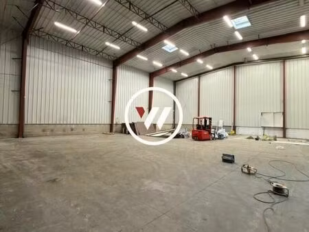 local d'activité 1 400 m²