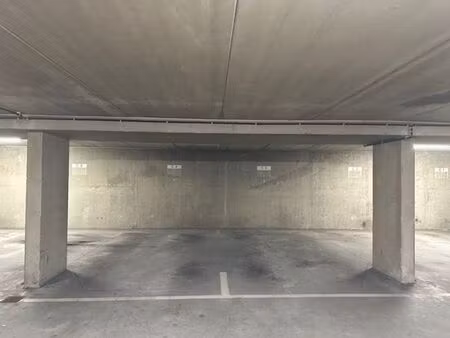 emplacements de parcage à louer