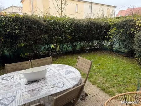 appartement 2 pièces avec jardin et parking privé