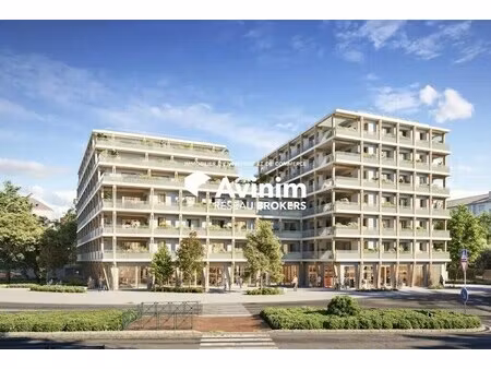 vente commerce annecy 74000 158m²