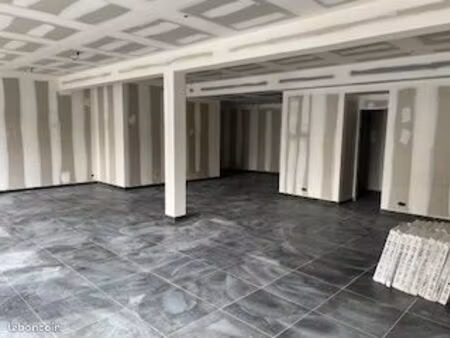 loue local commercial crozon