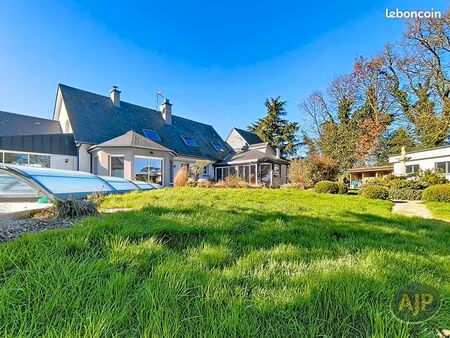 maison 8 pièces 258 m²