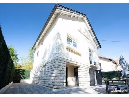 maison 6 pièces 130 m²