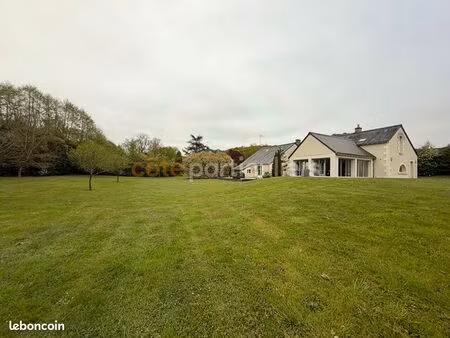 maison 11 pièces 220 m²