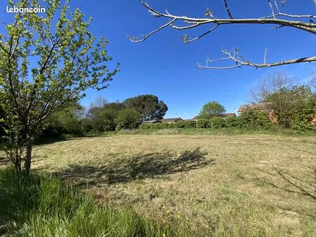 terrain 1551 m² le burgaud