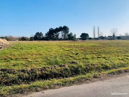 terrain 1 107 m² pugnac