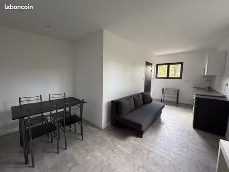 studio 1 pièce 25 m²