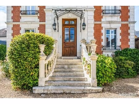 manoir 27 pièces 700 m²