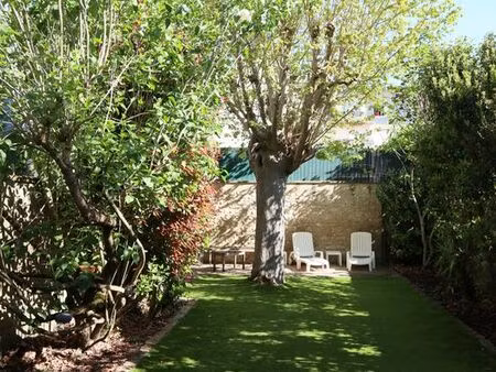 ? élégante maison bourgeoise au cœur du quartier théâtre – vie de famille idéale