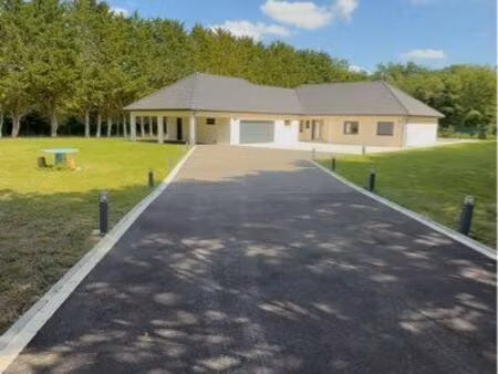 une villa à la campagne