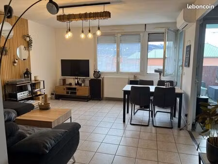 t3 très bon état 61m² lumineux avec terrasse  vue vercors & belledonne + garage possible