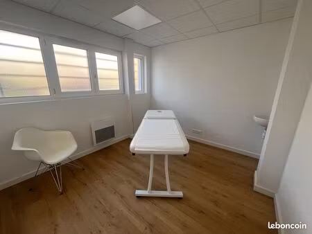 rare bruz centre – cabinet médical ou bureaux 111 m² rénové neuf – pmr – parking + garage 