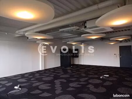 bureaux 122 m²