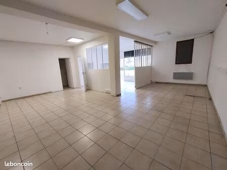 local commercial a louer 90m²