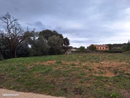 terrain 311 m² saint christol