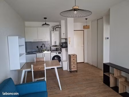 t2 de 32m²refait à neuf à 600m du centre-ville et de la gare