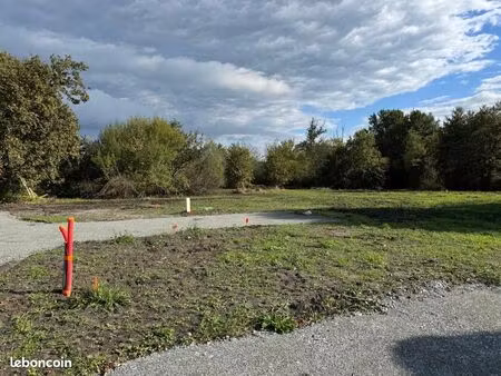 terrain 530 m² mios